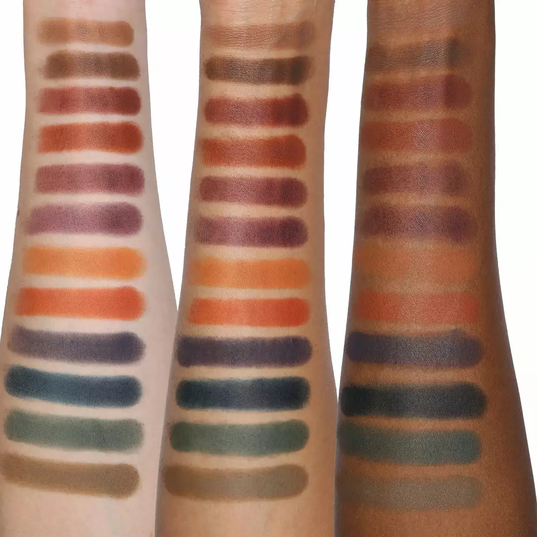 Viseart Dark Mattes 04 SlimPro Eyeshadow Palette 2 Viseart Dark Mattes 04 SlimPro Eyeshadow Palette