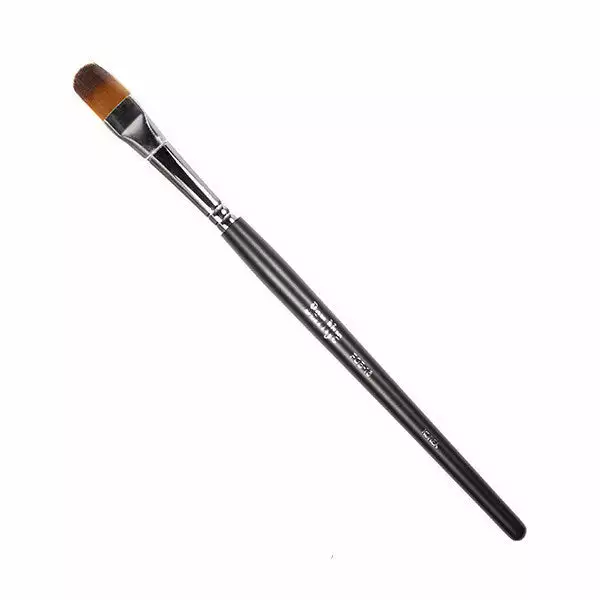 Ben Nye Makeup Brush - Foundation & Contour 2 Ben Nye Makeup Brush - Foundation & Contour