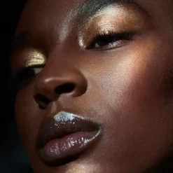 27 Rosiers Extra/Ordinaire Skin Illuminator New 15 27 Rosiers Extra/Ordinaire Skin Illuminator New