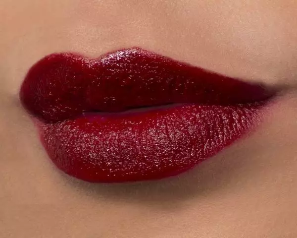 Besame Cosmetics 1946 - Red Velvet Lipstick 3 Besame Cosmetics 1946 - Red Velvet Lipstick