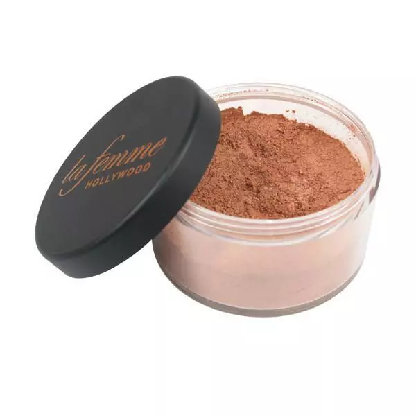La Femme Velvet Touch Face Powder 4 La Femme Velvet Touch Face Powder