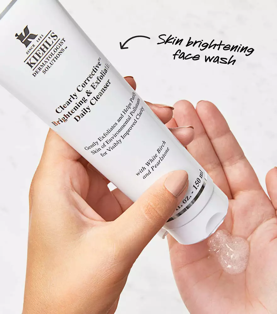 Kiehl's Since 1851 Clearly Corrective Brightening & Exfoliating Daily Cleanser 2 Kiehl's Since 1851 Clearly Corrective Brightening & Exfoliating Daily Cleanser