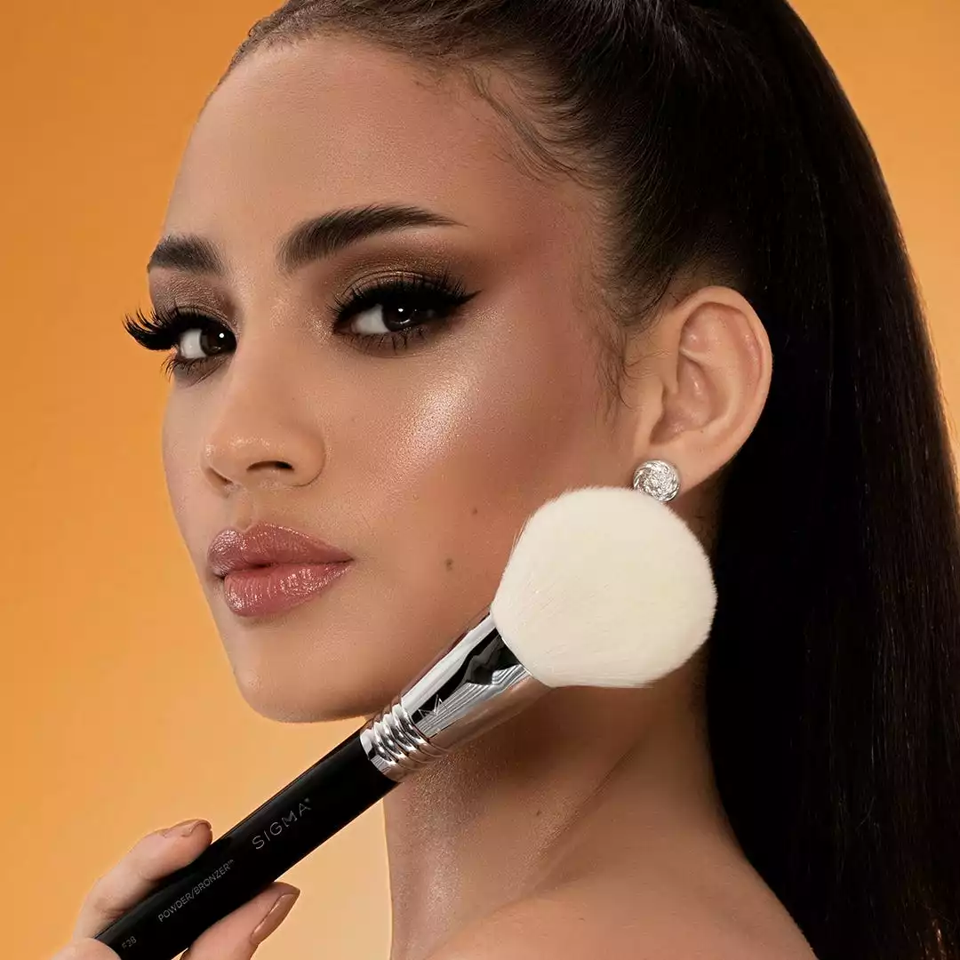 Sigma F28 Powder Bronzer Brush Kits & Tools 3 Sigma F28 Powder Bronzer Brush Kits & Tools